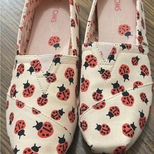 Toms Kids Slippers with Red Ladybug Print